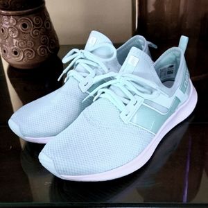 New balance mint green size 10 air comfort super lite